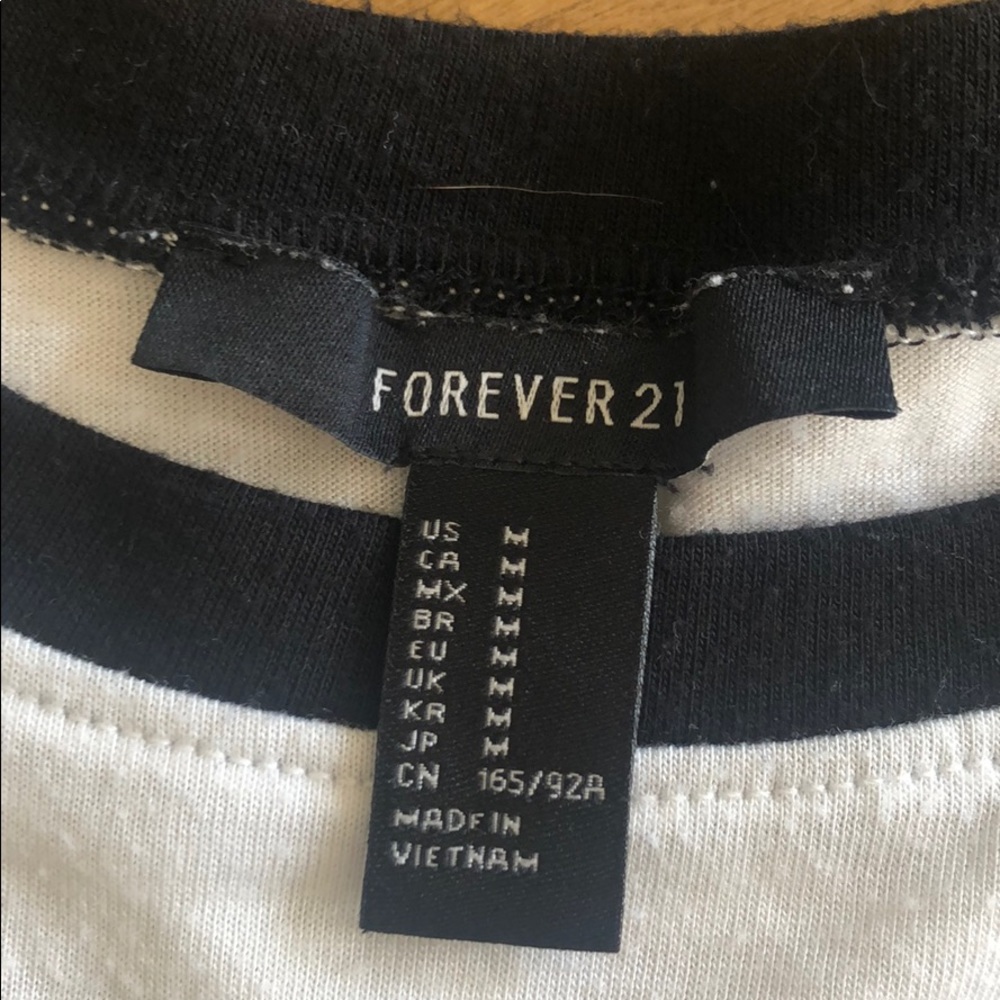 Forever 21 T-Shirt - Picture 3 of 3